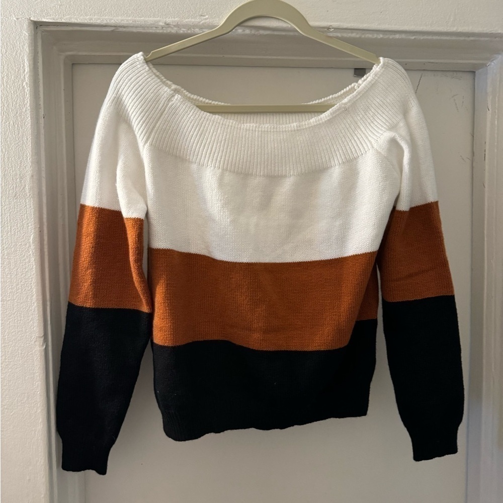 White brown‎ and black long sleeve open shoulder sweater size medium